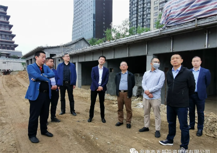 市发投集团领导调研古西城文化园项目建设并慰问施工人员