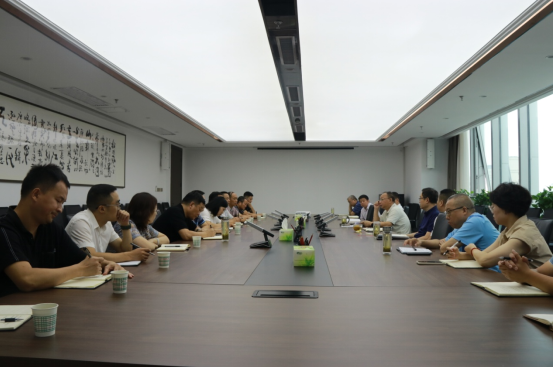 【要闻】市发投集团迅速传达贯彻市委四届十二次全会精神