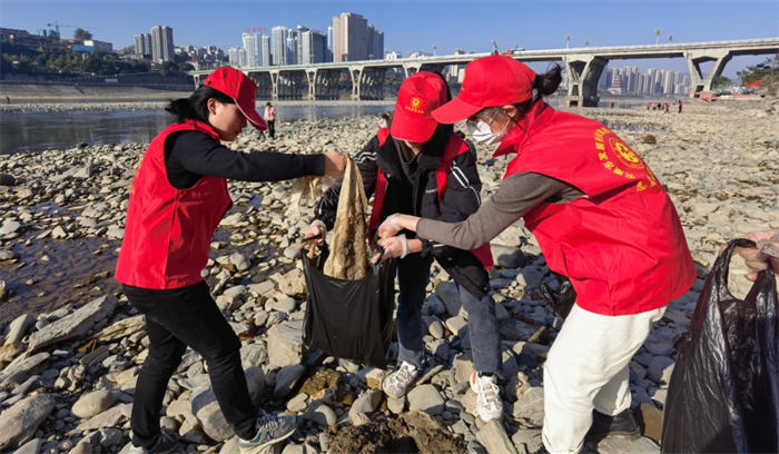 市发投集团团委组织开展“保护母亲河· 我们在行动”志愿服务活动