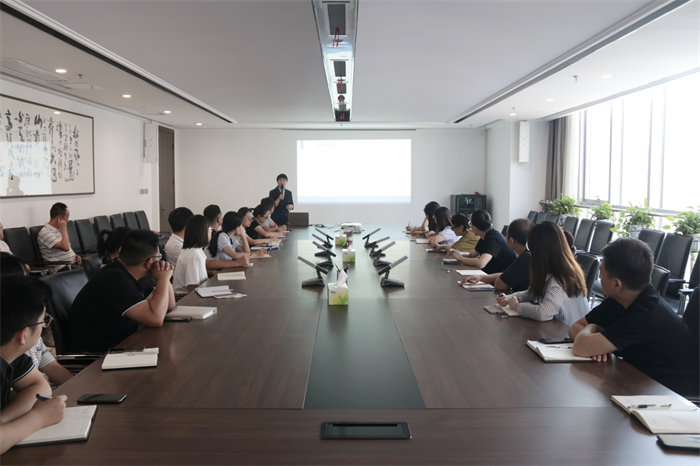 市发投集团举办文明礼仪培训会